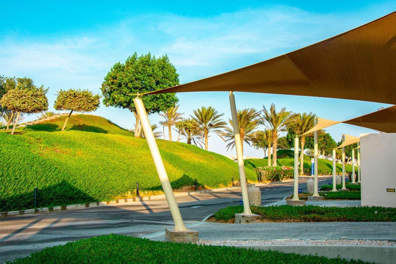 Park By Radisson And 4*